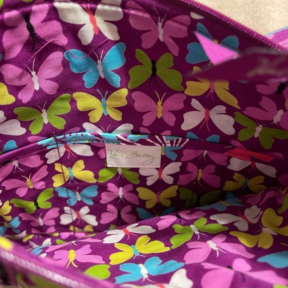 Vera Bradley Hipster Crossbody Bag. NWT. Flutterby
RARE RETIRED PATTERN - Picture 8 of 10